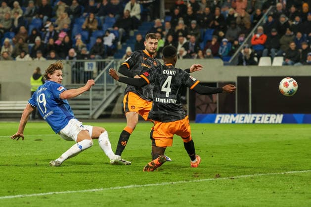 FBL Germany 2 Bundesliga SV Darmstadt 98 1 FC Kaiserslautern Fynn Luca Lakenmacher SV Darmstadt 98 scores the goal to 2 0, Atanas Chernev 1 FC Kaiserslautern , Maxwell Gyamfi 1 FC Kaiserslautern during the 2 Bundesliga 2025 26 match between SV Darmstadt 98 and 1 FC Kaiserslautern at Merckstadion am Böllenfalltor on 7 February 2026 in Darmstadt, Germany DFL DFB REGULATIONS PROHIBIT ANY USE OF PHOTOGRAPHS as IMAGE SEQUENCES and or QUASI VIDEO Copyright: JoaquimxFerreira