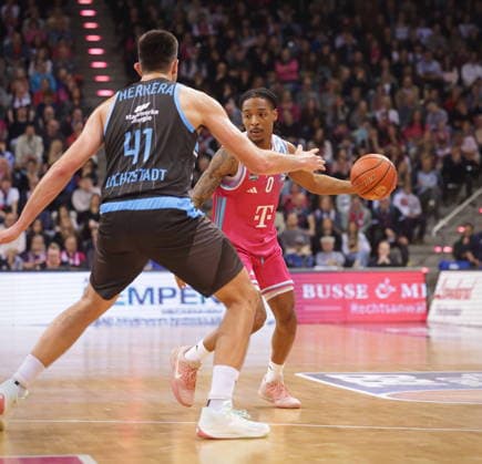 Jalen Finch Telekom Baskets Bonn vs Science City Jena 19 Speiltag Saison 2025 26