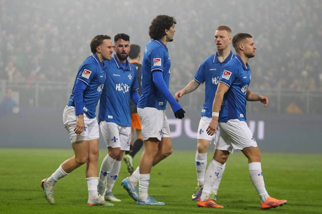 07 02 2026, xtvx, Fußball 2 Bundesliga, SV Darmstadt 98 1 FC Kaiserslautern v l Zweikampf, Duell, duel, tackle, compete Luca Marseiler SV Darmstadt 98 Paul Joly 1 FC Kaiserslautern der zur, Strafstoss fuehrt DFL DFB REGULATIONS PROHIBIT ANY USE OF PHOTOGRAPHS as IMAGE SEQUENCES and or QUASI VIDEO Darmstadt