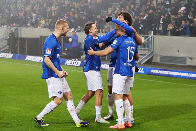 07 02 2026, xtvx, Fußball 2 Bundesliga, SV Darmstadt 98 1 FC Kaiserslautern v l Strafstoss Fraser Hornby SV Darmstadt 98 Goal scored, Tor zum 1 0 Torjubel, Goal celebration, celebrate the goal, celebrates scoring DFL DFB REGULATIONS PROHIBIT ANY USE OF PHOTOGRAPHS as IMAGE SEQUENCES and or QUASI VIDEO Darmstadt