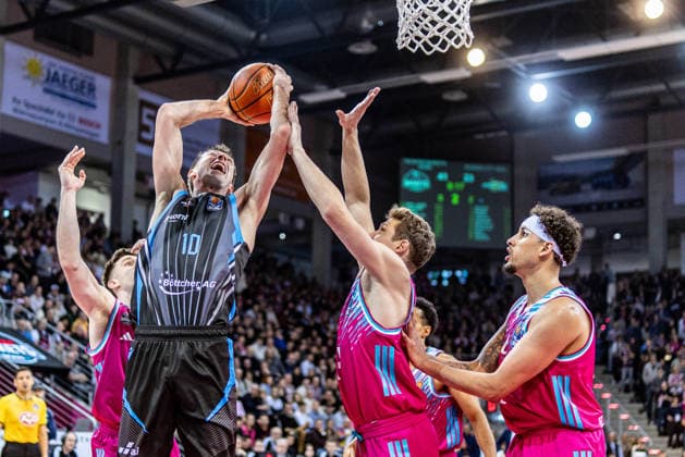 Joe Wieskamp Science City Jena, 10 vs Patrick Heckmann Telekom Baskets Bonn, 33 , Grayson Murphy Telekom Baskets Bonn, 07 , Michael Kessens Telekom Baskets Bonn, 06 Telekom Baskets Bonn vs Science City Jena, Basketball, easy Credit BBL, 19 Matchday, 2025 2026, 07 02 2026 Telekom Baskets Bonn vs Science City Jena, Basketball, easy Credit BBL, 19 Matchday, 2025 2026, 07 02 2026 Bonn Copyright: xEibner-Pressefoto GerhardxWingenx EP_GWR