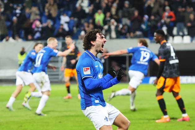 07 02 2026, xtvx, Fußball 2 Bundesliga, SV Darmstadt 98 1 FC Kaiserslautern v l Goal scored, Tor zum 2 0 Fynn Lakenmacher SV Darmstadt 98 Maxwell Gyamfi 1 FC Kaiserslautern Torjubel, Goal celebration, celebrate the goal, celebrates scoring Fraser Hornby SV Darmstadt 98 DFL DFB REGULATIONS PROHIBIT ANY USE OF PHOTOGRAPHS as IMAGE SEQUENCES and or QUASI VIDEO Darmstadt