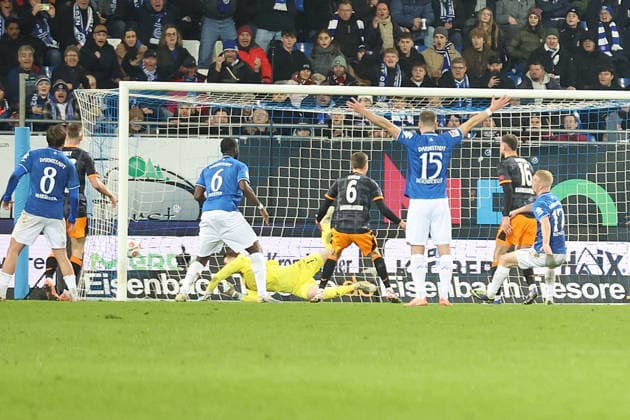 07 02 2026, xrekx, Soccer 2 Bundesliga, SV Darmstadt 98 1 FC Kaiserslautern v l Goal to 3 0 by Kai Klefisch SV Darmstadt 98 Julian Krahl 1 FC Kaiserslautern DFL DFB REGULATIONS PROHIBIT ANY USE OF PHOTOGRAPHS as IMAGE SEQUENCES and or QUASI VIDEO Darmstadt