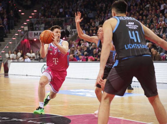 Grayson Murphy Telekom Baskets Bonn vs Science City Jena 19 Speiltag Saison 2025 26