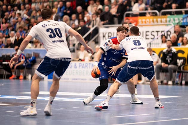 Magnus Grupe HBW Balingen Weilstetten, 08 , against Davide Bulzamini 1 VFL Potsdam, 08 , HBW Balingen Weilstetten vs 1 VFL Potsdam, Handball, 2 Bundesliga, Matchday 18, Season 2025 2026, 07 02 2026 Eibner Pressefoto Andreas Ulmer HBW Balingen Weilstetten vs 1 VFL Potsdam, Handball, 2 Bundesliga, Matchday 18, Season 2025 2026, 07 02 2026 Balingen Copyright: xEibner-Pressefoto AndreasxUlmerx EP_AUR
