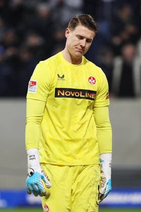 07 02 2026, xtvx, Fußball 2 Bundesliga, SV Darmstadt 98 1 FC Kaiserslautern v l Goal scored, Tor zum 3 0 Kai Klefisch SV Darmstadt 98 Torwart Julian Krahl 1 FC Kaiserslautern enttaeuscht, enttaeuscht schauend, dissapointed DFL DFB REGULATIONS PROHIBIT ANY USE OF PHOTOGRAPHS as IMAGE SEQUENCES and or QUASI VIDEO Darmstadt