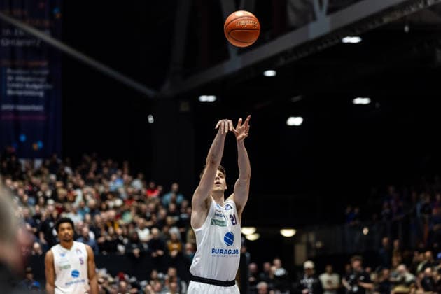 GER, easy Credit Basketball Bundesliga, Niners Chemnitz Syntainics MBC 07 02 2026, Messe, Chemnitz, GER, easy Credit Basketball Bundesliga, Niners Chemnitz Syntainics MBC Perttu Blomgren Syntainics MBC 20 at a free throw Photo Alexander Trienitz Chemnitz Messe Sachsen Germany