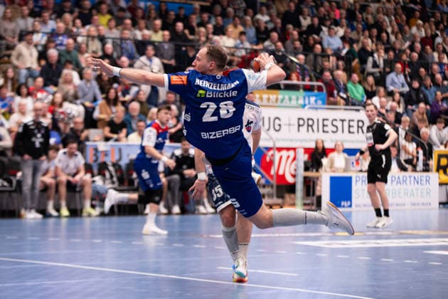 Tobias Heinzelmann HBW Balingen Weilstetten, 28 , at the throw, HBW Balingen Weilstetten vs 1 VFL Potsdam, Handball, 2 Bundesliga, Matchday 18, Season 2025 2026, 07 02 2026 Eibner Pressefoto Andreas Ulmer HBW Balingen Weilstetten vs 1 VFL Potsdam, Handball, 2 Bundesliga, Matchday 18, Season 2025 2026, 07 02 2026 Balingen Copyright: xEibner-Pressefoto AndreasxUlmerx EP_AUR