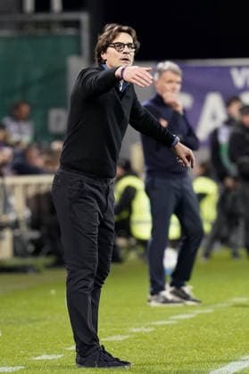 Fiorentina™s head coach Paolo Vanoli gestures during the Serie A soccer match between Fiorentina and Torino at the Artemio Franchi stadium in Florence, center of Italy - Saturday , February 07, 2026. - Soccer  Copyright: xMarcoxBucco LaxPressex