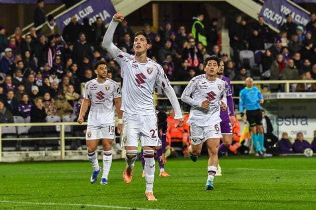 celebrates with teammates after scoring the 1-0 goal during ACF Fiorentina vs Torino FC, Italian soccer Serie A match in Florence, Italy, February 07 2026  Copyright: xFabioxFagiolini IPAxSportx xipa-agency.netx xx IPA_71094329 IPA_Agency_IPA71094329