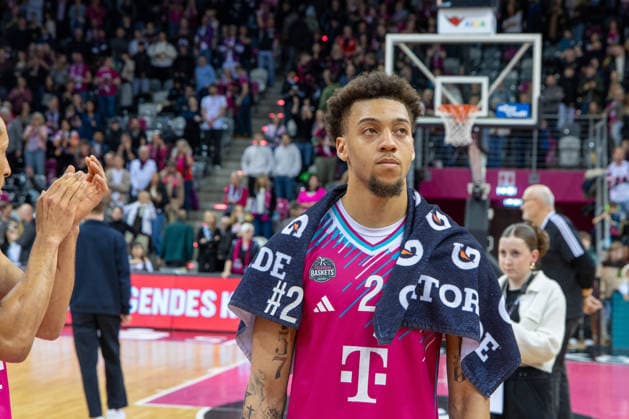 Alijah Comithier Telekom Baskets Bonn, 02 is happy after the win against Jena Telekom Baskets Bonn vs Science City Jena, Basketball, easy Credit BBL, 19 Matchday, 2025 2026, 07 02 2026 Telekom Baskets Bonn vs Science City Jena, Basketball, easy Credit BBL, 19 Matchday, 2025 2026, 07 02 2026 Bonn Copyright: xEibner-Pressefoto GerhardxWingenx EP_GWR