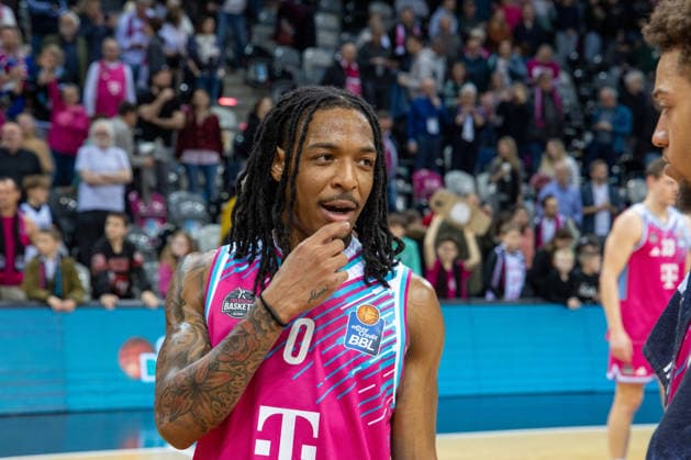 Bonns new signing Jalen Finch Telekom Baskets Bonn, is delighted after the win against Jena Telekom Baskets Bonn vs Science City Jena, Basketball, easy Credit BBL, Matchday 19, 2025 2026, 07 02 2026 Telekom Baskets Bonn vs Science City Jena, Basketball, easy Credit BBL, Matchday 19, 2025 2026, 07 02 2026 Bonn Copyright: xEibner-Pressefoto GerhardxWingenx EP_GWR