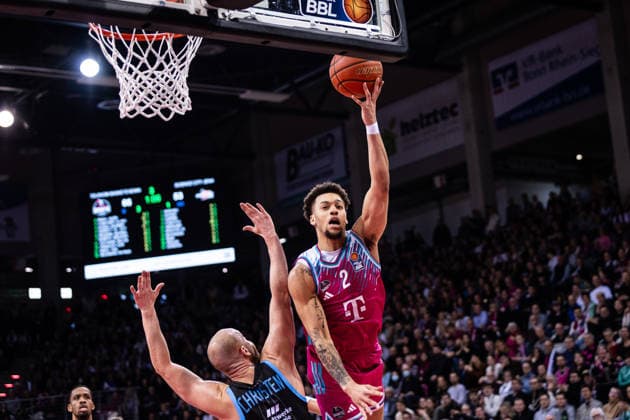 easyCredit Basketball Bundesliga, Telekom Baskets Bonn vs Science City Jena, 07 02 2026 Robin Christen SCIENCE CITY JENA 8 goult Alijah Comithier Telekom Baskets Bonn 2 easyCredit Basketball Bundesliga, Telekom Baskets Bonn vs Science City Jena, 07 02 2026, Telekom Dome Bonn Copyright: xBEAUTIFULxSPORTS Derixx