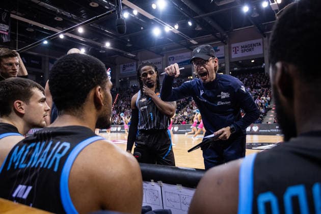 easyCredit Basketball Bundesliga, Telekom Baskets Bonn vs Science City Jena, 07 02 2026 Björn Harmsen SCIENCE CITY JENA Head Coach is angry easyCredit Basketball Bundesliga, Telekom Baskets Bonn vs Science City Jena, 07 02 2026, Telekom Dome Bonn Copyright: xBEAUTIFULxSPORTS Derixx