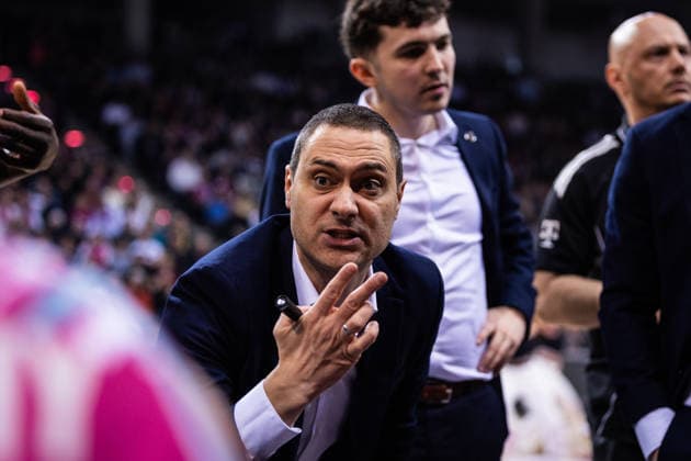 easyCredit Basketball Bundesliga, Telekom Baskets Bonn vs Science City Jena, 07 02 2026 Marko Stankovic Telekom Baskets Bonn Head Coach during timeout easyCredit Basketball Bundesliga, Telekom Baskets Bonn vs Science City Jena, 07 02 2026, Telekom Dome Bonn Copyright: xBEAUTIFULxSPORTS Derixx