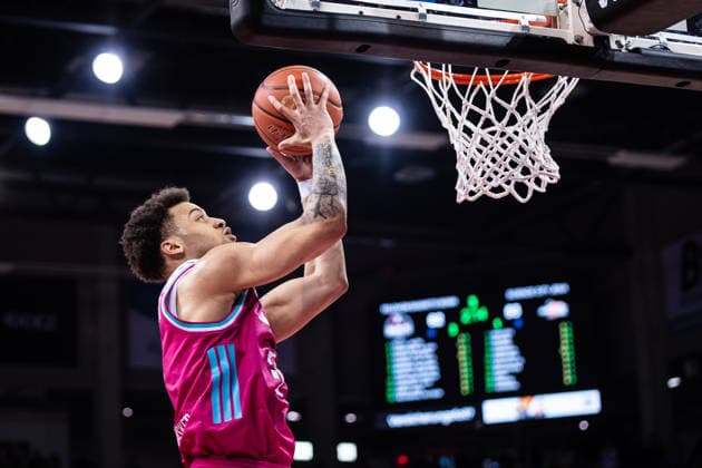 easyCredit Basketball Bundesliga, Telekom Baskets Bonn vs Science City Jena, 07 02 2026 Alijah Comithier Telekom Baskets Bonn 2 scores at the basket easyCredit Basketball Bundesliga, Telekom Baskets Bonn vs Science City Jena, 07 02 2026, Telekom Dome Bonn Copyright: xBEAUTIFULxSPORTS Derixx