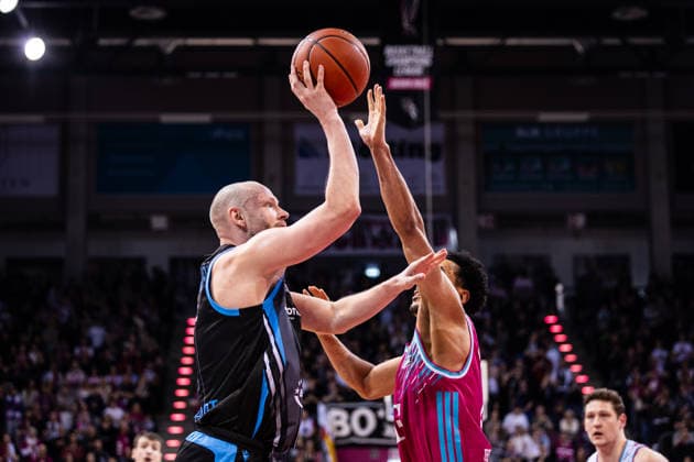 easyCredit Basketball Bundesliga, Telekom Baskets Bonn vs Science City Jena, 07 02 2026 Robin Christen SCIENCE CITY JENA 8 vs Joel Aminu Telekom Baskets Bonn 21 easyCredit Basketball Bundesliga, Telekom Baskets Bonn vs Science City Jena, 07 02 2026, Telekom Dome Bonn Copyright: xBEAUTIFULxSPORTS Derixx