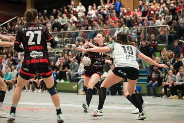 TG Nuertingen vs HSG Freiburg, Handball,2 Alsco Handball Bundesliga Women Matchday 17, Season 2025 2026, 07 02 2026, Nele Nusser TG Nuertingen, 11TGN in duel with Marit Walz HSG Freiburg, 19HSG TG Nuertingen vs HSG Freiburg, Handball,2 Alsco Handball Bundesliga Women, Matchday 17, Season 2025 2026, 07 02 2026 Copyright: xEibner-Pressefoto DavidexDixGiovx EP_DGI