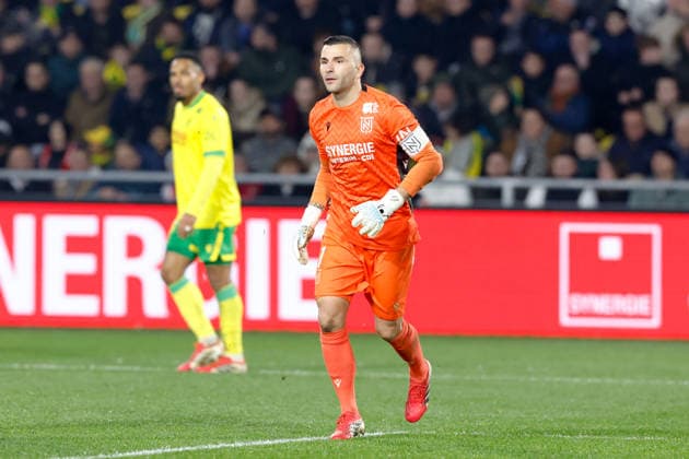 FC Nantes v Olympique Lyonnais - Ligue 1 McDonald s 2025 2026 01 Anthony LOPES (fcn) during the Ligue 1 McDonald s match between Nantes and Lyon at Stade de la Beaujoire on February 7, 2026 in Nantes, France. Nantes France  Copyright: xFEPx 776348277
