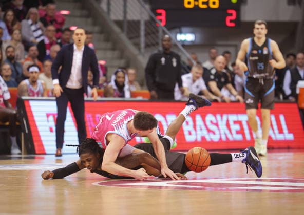 On the floor Grayson Murphy Telekom Baskets Bonn vs Science City Jena 19 Speiltag Saison 2025 26