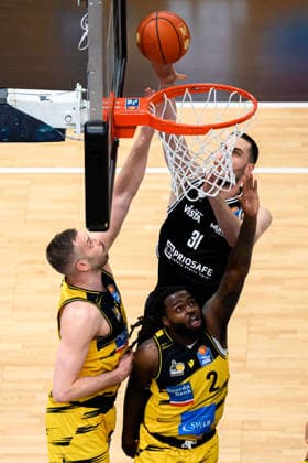 Ludwigsburg, BBL 25 26 MHP Riesen Ludwigsburg vs Bamberg Baskets Jonas Wohlfarth Bottermann Ludwigsburg , Daniel Keppeler Bamberg , Traveon Buchanan Ludwigsburg Ludwigsburg Ludwigsburg MHP Arena Baden Württemberg Germany