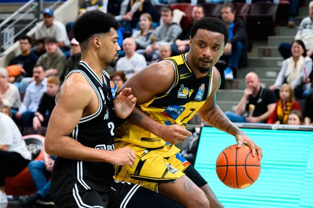 Ludwigsburg, BBL 25 26 MHP Riesen Ludwigsburg vs Bamberg Baskets Imbrahim Watson Bamberg , Elijah Hughes Ludwigsburg Ludwigsburg MHP Arena Baden Württemberg Germany
