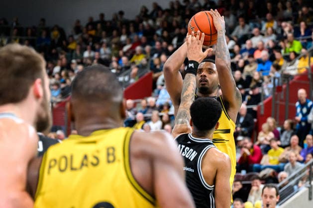 Ludwigsburg, BBL 25 26 MHP Riesen Ludwigsburg vs Bamberg Baskets Elijah Hughes Ludwigsburg , Imbrahim Watson Bamberg Ludwigsburg MHP Arena Baden Württemberg Germany