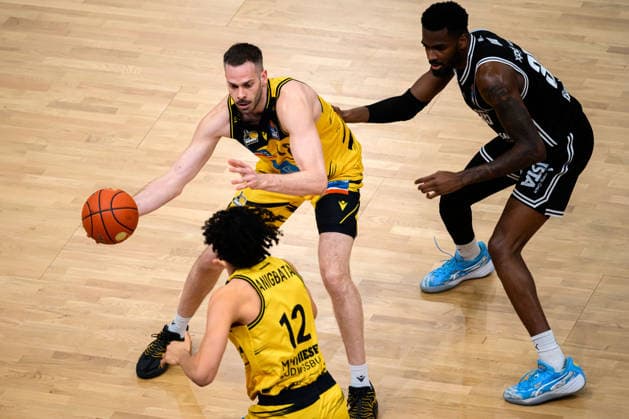 Ludwigsburg, BBL 25 26 MHP Riesen Ludwigsburg vs Bamberg Baskets Jonas Wohlfarth Bottermann Ludwigsburg , Lenny Anigbata Ludwigsburg , Ejiofor Onu Bamberg Ludwigsburg MHP Arena Baden Württemberg Germany