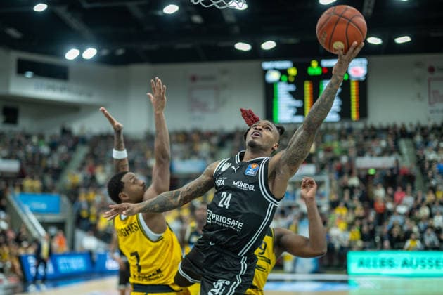 Elijah Hughes MHP RIESEN Ludwigsburg, 07 , Cobe Williams Bamberg Baskets, 24 , Maxwell Temoka MHP RIESEN Ludwigsburg, 39 , GER, MHP Riesen vs BMA365 Bamberg Baskets, Basketball Bundesliga, easycredit BBL, Matchday 19, Season 2025 2026, 07 02 2026, GER, MHP Riesen vs BMA365 Bamberg Baskets, Basketball Bundesliga, easycredit BBL, Matchday 19, Season 2025 2026, 07 02 2026 Ludwigsburg Copyright: xEibner-Pressefoto SaschaxWaltherx EP_EER