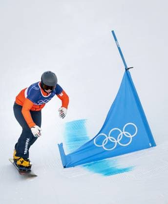 LIVIGNO - Michelle Dekker during the parallel giant slalom qualifying event in snowboarding at the Winter Olympics in Milan and Cortina. IRIS VAN DEN BROEK ANP xVIxANPxSportx xxANPxIVx 550007660 originalFilename: 550007660.jpg