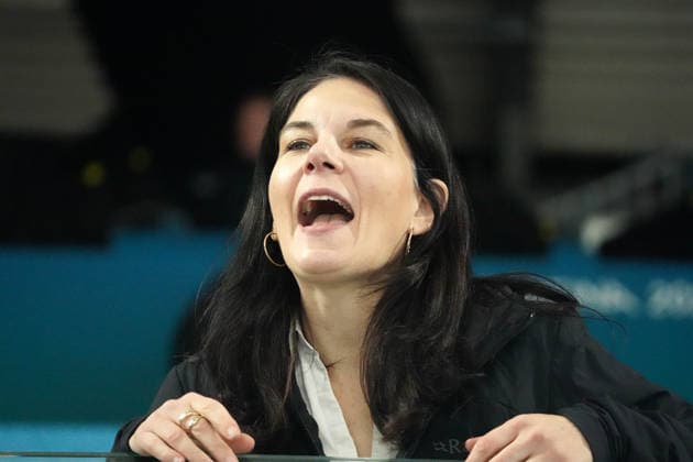 Milano Cortina, 2026 , Winter Olympic Games, Olympische Spiele, Olympia, OS Olympische Winter-Olympische spiele 2026 , Eishockey Frauen, Women s Preliminary Round Deutschland. Japan, Germany-Japan, Milano, Ice hockey, Eishockey Arena Rho Annlena Baerbock, Deutschland, Politikerin Photocopyright Gladys Chai von der Laage *** Milano Cortina, 2026 , Winter Olympic Games, Olympic Winter Olympic Games 2026 , Ice Hockey Women, Women s Preliminary Round Germany Japan, Germany Japan, Milano, Ice Hockey Arena Rho Annlena Baerbock, Germany, Politician Photocopyright Gladys Chai von der Laage
