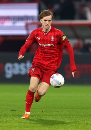 Mats Rots of FC Twente during the match FC Twente Enschede vs SC Heerenveen at the Stadium the Grolsch Veste for the Dutch Vriendenloterij Eredivisie season 2025-2026 in ENSCHEDE, Netherlands on 7 february 2026, (Photo by Peter Lous EYE4IMAGES) - *** Mats Rots of FC Twente during the match FC Twente Enschede vs SC Heerenveen at the Stadium the Grolsch Veste for the Dutch Vriendenloterij Eredivisie season 2025 2026 in ENSCHEDE, Netherlands on 7 february 2026, Photo by Peter Lous EYE4IMAGES