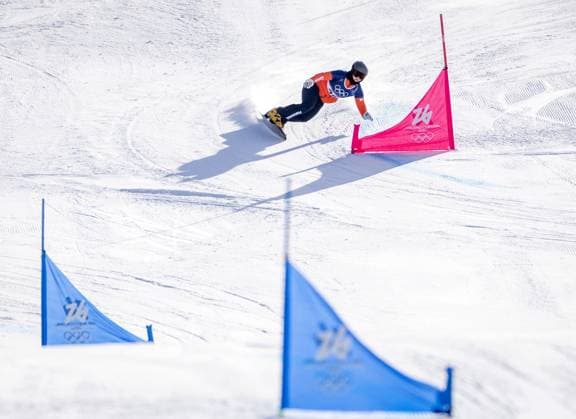 LIVIGNO - Michelle Dekker during the parallel giant slalom qualifying event in snowboarding at the Winter Olympics in Milan and Cortina. IRIS VAN DEN BROEK ANP xVIxANPxSportx xxANPxIVx 550012146 originalFilename: 550012146.jpg