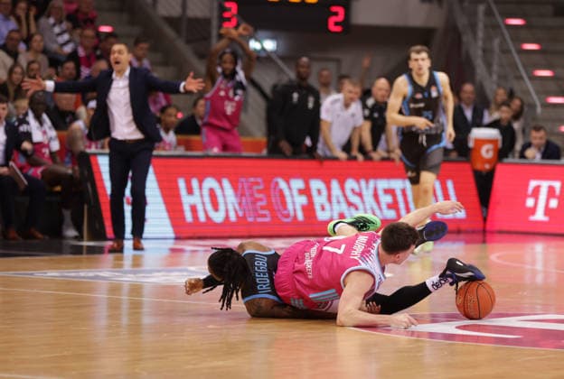 Uchenna Iroegbu Jena, L and Grayson Murphy Bonn , Telekom Baskets Bonn vs Science City Jena, easyCredit BBL, Matchday 19, Telekom Dome Bonn, 7 February 2026