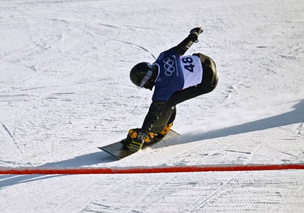 (260208) -- LIVIGNO, Feb. 8, 2026 -- Ban Xuefu of China competes during the Snowboard Men s Parallel Giant Slalom Qualification at the Milan-Cortina 2026 Olympic Winter games, Winterspiele,Spiele, Summer games in Livigno, Italy, Feb. 8, 2026. ) (MICO2026)ITALY-LIVIGNO-OLYMPIC WINTER GAMES-SNOWBOARD-MEN S PARALLEL GIANT SLALOM-QUALIFICATION ZhangxHongxiang 