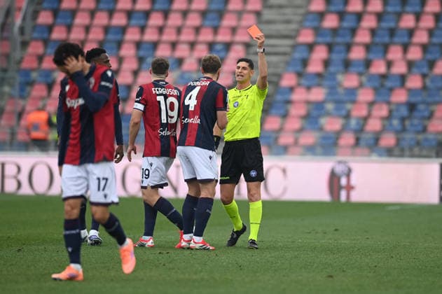 Red Card for Tommaso Pobega (Bologna Fc9) after a Var rewiew during Bologna FC vs Parma Calcio, Italian soccer Serie A match in Bologna, Italy, February 08 2026  Copyright: xGianlucaxRicci IPAxSportx xipa-agency.netx xx IPA_71124041 IPA_Agency_IPA71124041