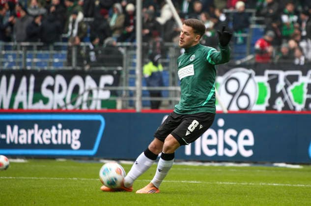 Germany Soccer 2 Bundesliga 2025 26, 21 Matchday Hannover 96 vs Holstein Kiel Heinz von Heiden Arena Stadion Hannover Enzo Leopold Hannover 96, 8 Hannover Copyright: xAymanxAlahmedx