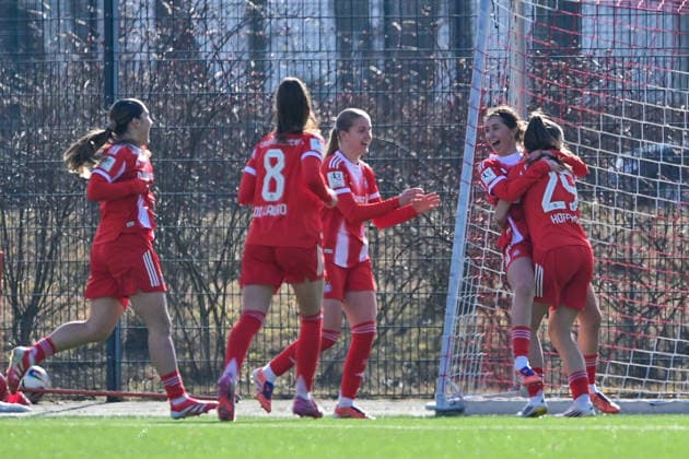 players of FC Bayern miot goal celebration, jubilation, goal celebration, celebrate the goal, goal, celebration, jubilation over the goal to 3 2, optimistic, action, action, 08 02 2026, Munich Germany , Football,2 Women Bundesliga, FC Bayern München II VfL Wolfsburg II, DFB DFL REGULATIONS PROHIBIT ANY USE OF PHOTOGRAPHS AS IMAGE SEQUENCES AND OR QUASI VIDEO xslx