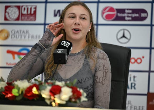 Qatar TotalEnergies Open 2026 - Day One DOHA, QATAR FEBRUARY 8: Amanda Anisimova of the United States speaks during a press conference, PK, Pressekonferenz on Media Day at the Qatar TotalEnergies Open, part of the Hologic WTA, Tennis Damen Tour, at the Khalifa International Tennis and Squash Complex, in Doha, Qatar, February 8, 2026. Doha Qatar Copyright: xArturxWidakx originalFilename:widak-qatartot260208_nphAl.jpg