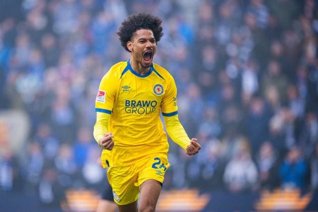 08 02 2026 Soccer, 2025 2026, 2 Bundesliga, Matchday 21, DSC Arminia Bielefeld Eintracht Braunschweig Sidi Sane Braunschweig cheers after his goal for 1 1 DFL REGULATIONS PROHIBIT ANY USE OF PHOTOGRAPHS AS IMAGE SEQUENCES AND OR QUASI VIDEO