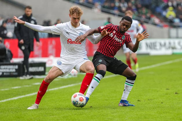 2 Bundesliga Hannover 96 Holstein Kiel on 08 02 2026 at the Heinz von Heiden Arena in Hannover Noel Aseko Nkili Hannover vs Kasper Davidsen Kiel MH