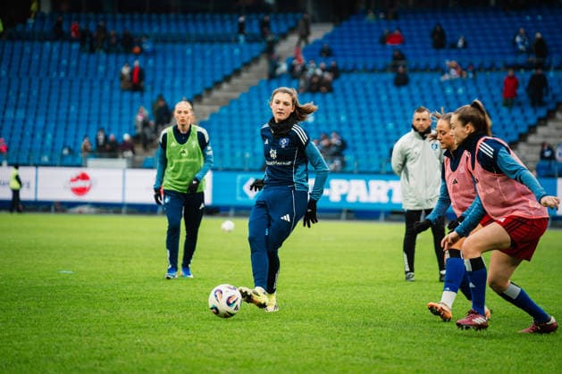 Google Pixel Womens Bundesliga Hamburger SV vs RB Leipzig, 08 02 2026 Lotta Wrede Hamburger SV, 32 warming up Soccer, Google Pixel Womens Bundesliga, 17 Matchday Hamburger SV vs RB Leipzig on 08 02 2026 at Volksparkstadion, Hamburg DFB REGULATIONS PROHIBIT ANY USE OF PHOTOGRAPHS AS IMAGE SEQUENCES AND OR QUASI VIDEO Copyright: xBEAUTIFULxSPORTS Tonhäuserx
