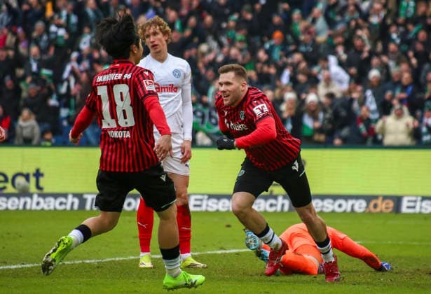 Germany Soccer 2 Bundesliga 2025 26, 21 Matchday Hannover 96 vs Holstein Kiel Heinz von Heiden Arena Stadion Hannover Goal celebration Benjamin Källman Benjamin Kallman Hannover 96, 9 Hannover Copyright: xAymanxAlahmedx