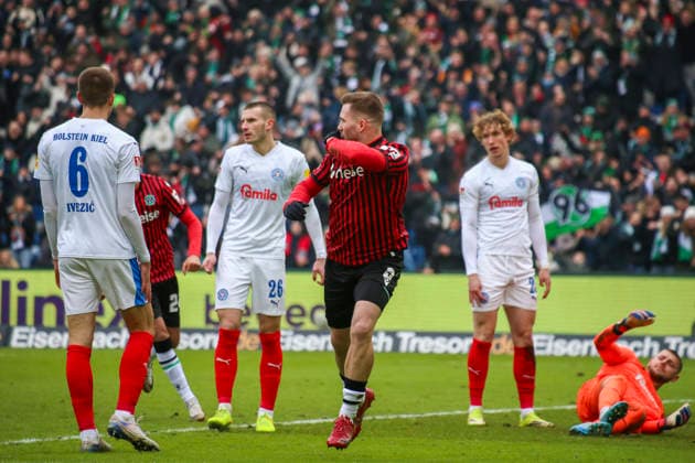 Germany Soccer 2 Bundesliga 2025 26, 21 Matchday Hannover 96 vs Holstein Kiel Heinz von Heiden Arena Stadion Hannover Goal celebration Benjamin Källman Benjamin Kallman Hannover 96, 9 Hannover Copyright: xAymanxAlahmedx