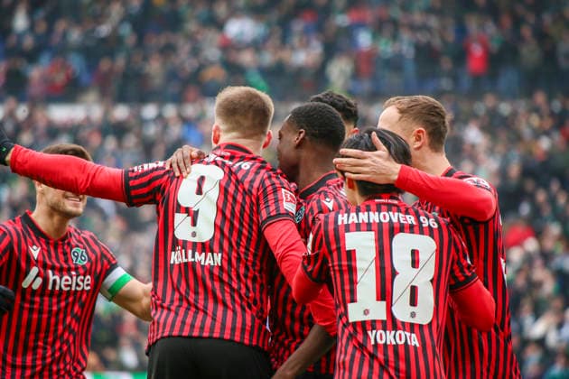 Germany Soccer 2 Bundesliga 2025 26, 21 Matchday Hannover 96 vs Holstein Kiel Heinz von Heiden Arena Stadion Hannover Goal celebration Benjamin Källman Benjamin Kallman Hannover 96, 9 NoÃ l AsÃ ko Noel Aseko Hannover 96, 15 Daisuke Yokota Hannover 96, 18 Maurice Neubauer Hannover 96, 33 Hannover Copyright: xAymanxAlahmedx