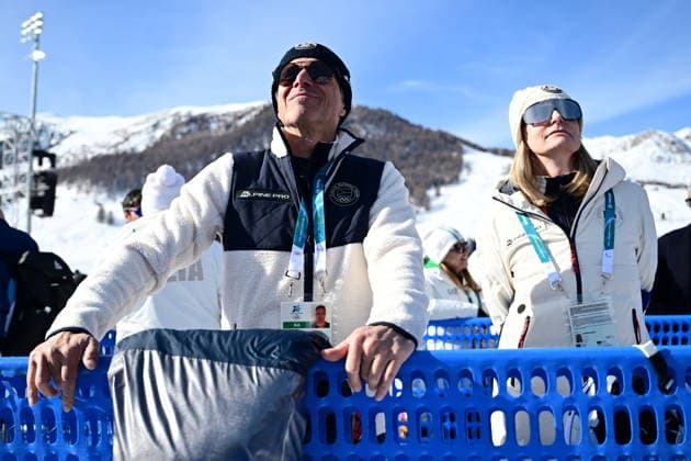 XXV Winter Olympic Games, Olympische Spiele, Olympia, OS Snowboarding - Women s Parallel Giant Slalom,Qualification, February 8, 2026, Livigno. Ester Ledecka s parents, Janek Ledecky and Zuzana Ledecka, watch their daughter s race. (CTKxPhoto DavidxTanecek) CTKPhotoP2026020803294  CTKPhotoP2026020803294