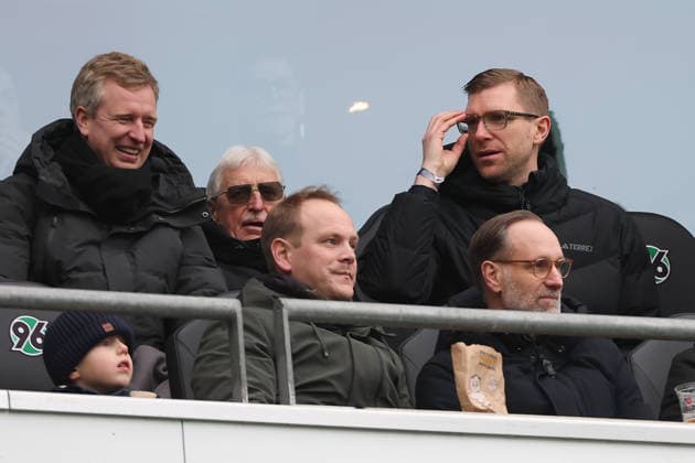 2 Bundesliga Hannover 96 Holstein Kiel on 08 02 2026 at the Heinz von Heiden Arena in Hannover Per Mertesacker MH