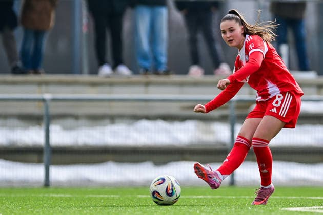 Samira Di Lauro FCB, 8 am ball, Crop, Single image, Action, Action, 08 02 2026, Munich Germany , Soccer,2 Women Bundesliga, FC Bayern München II VfL Wolfsburg II, DFB DFL REGULATIONS PROHIBIT ANY USE OF PHOTOGRAPHS AS IMAGE SEQUENCES AND OR QUASI VIDEO xslx