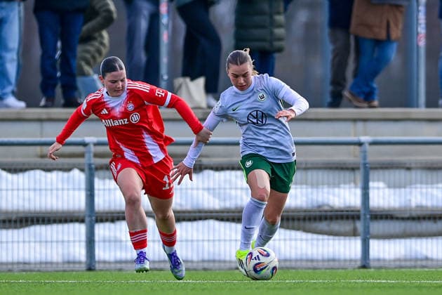 v li Laura Dafinger FCB, 15 Maja Zielinska Wolfsburg, 10 in duel, duel, tackle, dynamic, action, action, 08 02 2026, Munich Germany , Soccer,2 Women Bundesliga, FC Bayern München II VfL Wolfsburg II, DFB DFL REGULATIONS PROHIBIT ANY USE OF PHOTOGRAPHS AS IMAGE SEQUENCES AND OR QUASI VIDEO xslx