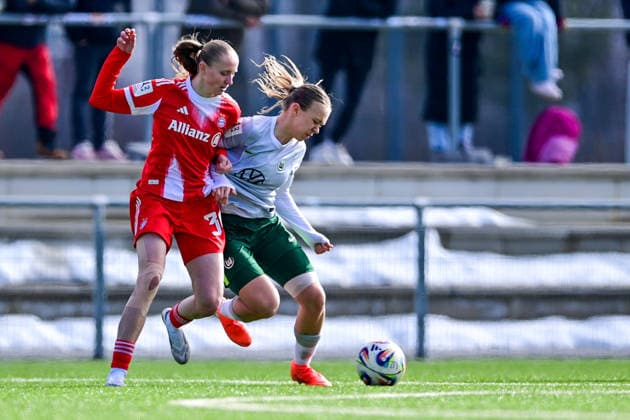 v li Hanna Wegscheider FCB, 30 Weronika Arasniewicz Wolfsburg, 15 in duel, duel, tackle, dynamic, action, action, 08 02 2026, Munich Germany , Football,2 Women Bundesliga, FC Bayern München II VfL Wolfsburg II, DFB DFL REGULATIONS PROHIBIT ANY USE OF PHOTOGRAPHS AS IMAGE SEQUENCES AND OR QUASI VIDEO xslx